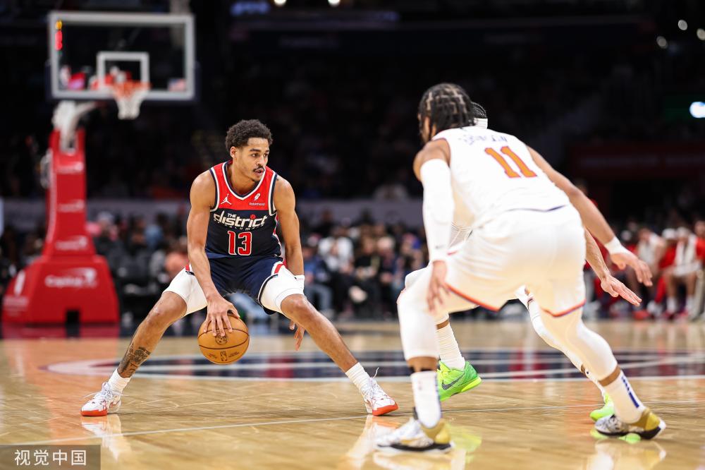 不仅帮助他 不仅帮助他